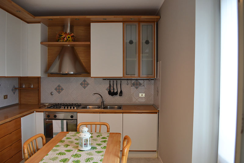 A Pochi Passi Appartamenti Venaria Reale - Appartamento Luna - cucina